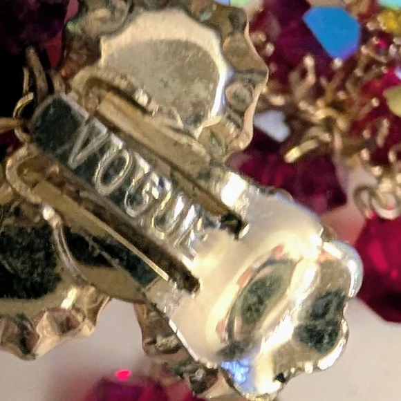 Vintage Vogue Red and Gold tone Dangle Earrings - Picture 4 of 4